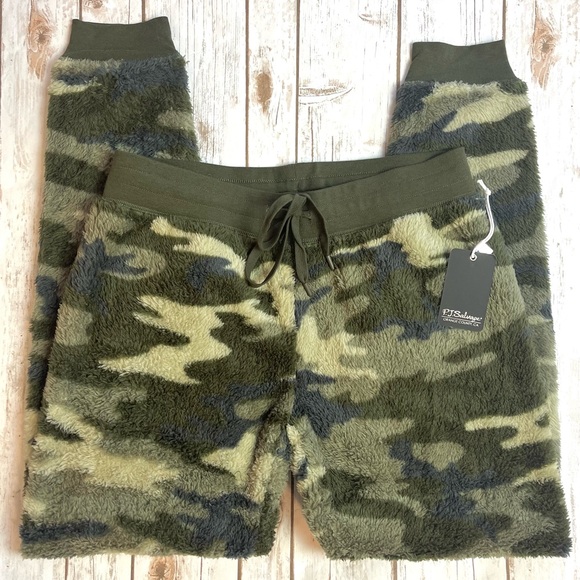 PJ Salvage Fleece Camo Lounge Joggers Pants Size S Small NWT - Picture 3 of 8